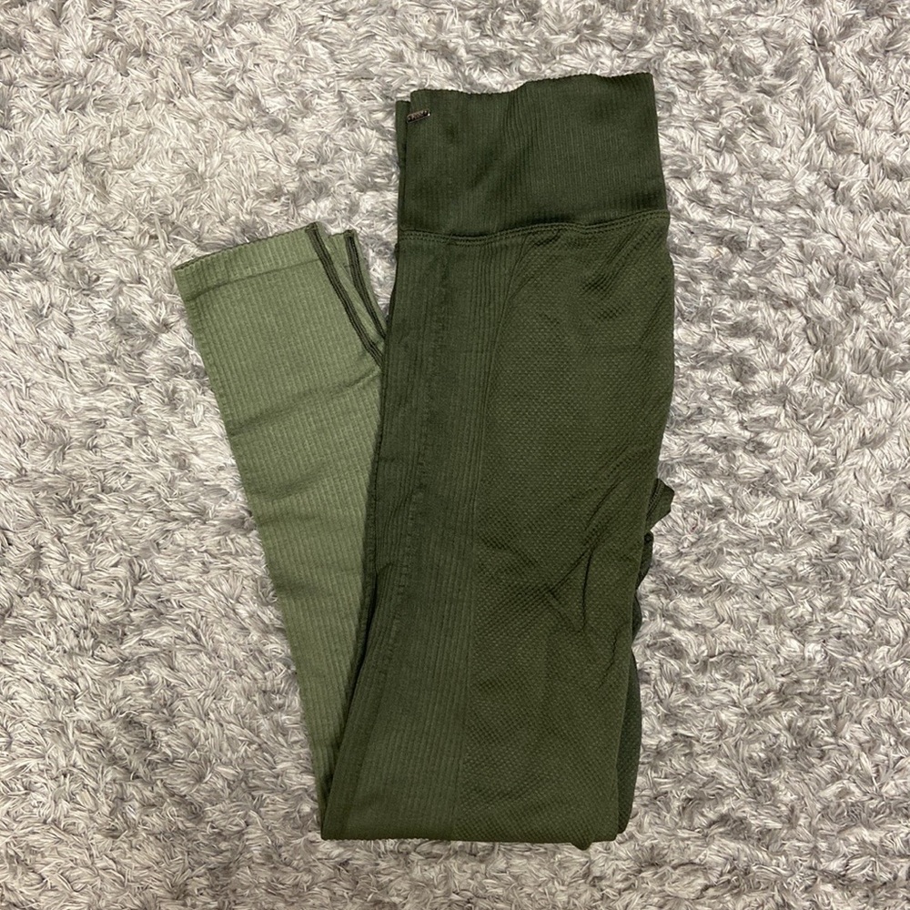 PINK Seamless Athletic Leggings ~ Green Ombre